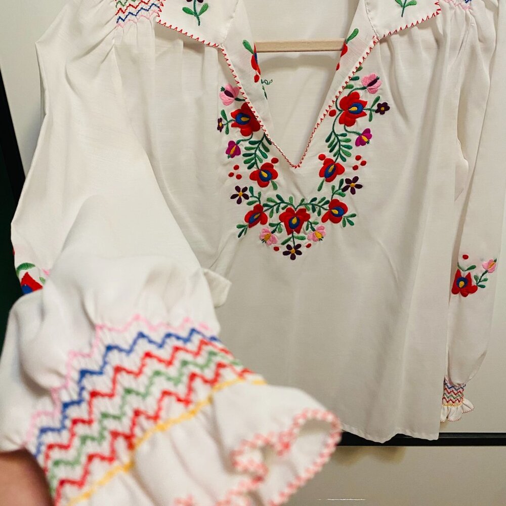 Vintage 1970's Embroidered Floral Lily Blouse w/ Rainbow Elastic Sleeves